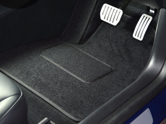 Land Rover Discovery 4 (fronts only) 2013-2017 Car Mats // Black Grand, Black Trim, PVC Heelpad