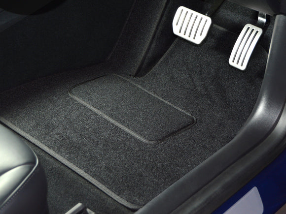 Audi A3 & S3 Hatchback & Cabriolet 3dr Manual 2003-2012 (4 Clips) Car Mats // Black Grand, Red Trim, Carpet Heelpad