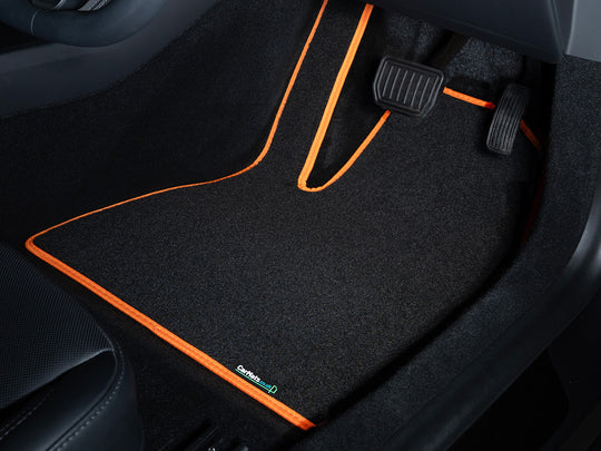 Ford Focus Mk4 2018+ Car Mats // Black Grand, Orange Trim, Carpet Heelpad