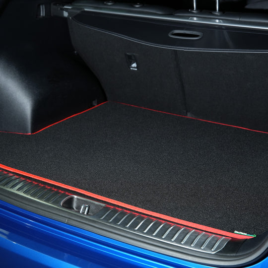 Kia Rio 2017+ Boot mat // Black Grand, Red Trim